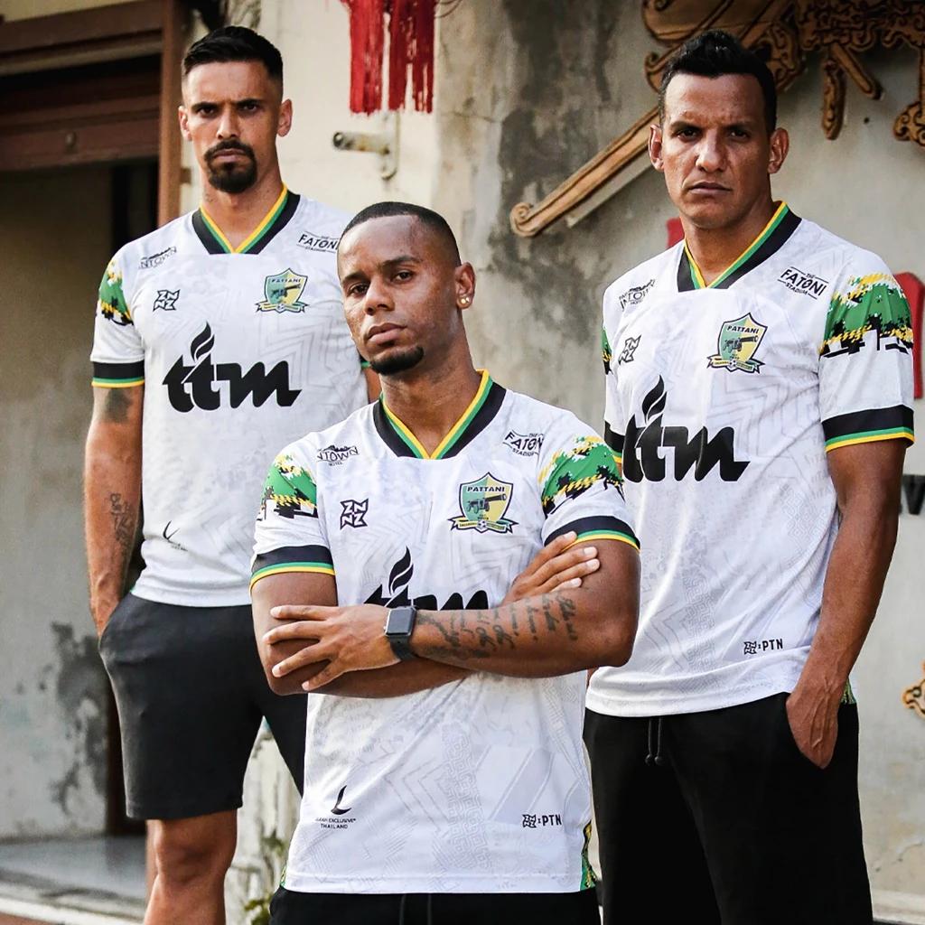 Футбольная лига Таиланда, футбольный клуб FC United TEAM, футболка с V-образным вырезом, унисекс, для мужчин и женщин, быстросохнущая, дышащая, с коротким рукавом, принт 5XL
Футбольная лига Таиланда, футбольный клуб FC United TEAM, футболка с V-образным вырезом, унисекс, для мужчин и женщин, быстросохнущая, дышащая, с коротким рукавом, принт 5XL