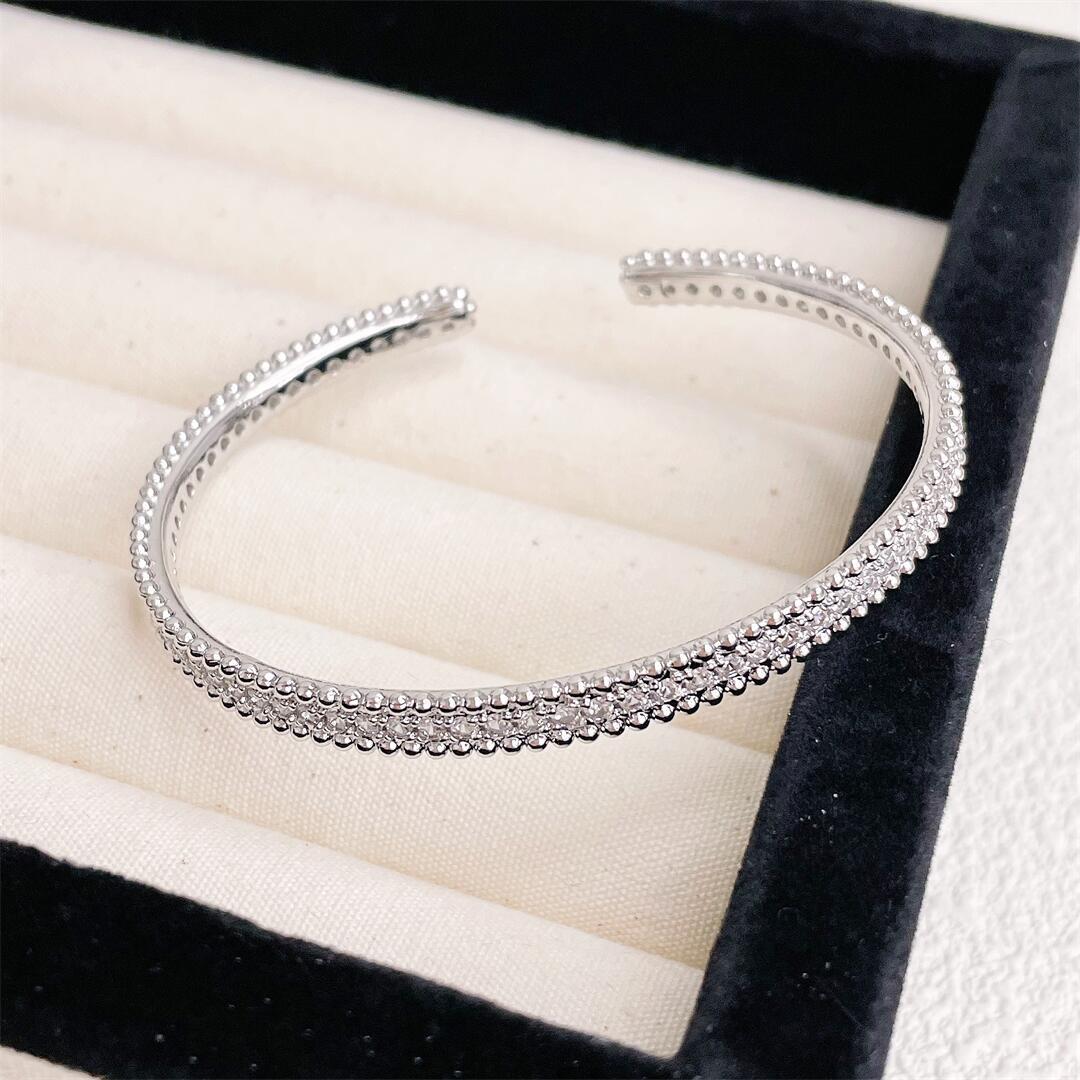 Bead Edge Diamond-Encrusted Zir*****Pen Bracelet Exquisite High-End Double-Row Light Luxury Black And White With Personalized Design Bracelet
Bead Edge Diamond-Encrusted Zir*****Pen Bracelet Exquisite High-End Double-Row Light Luxury Black And White With Personalized Design Bracelet