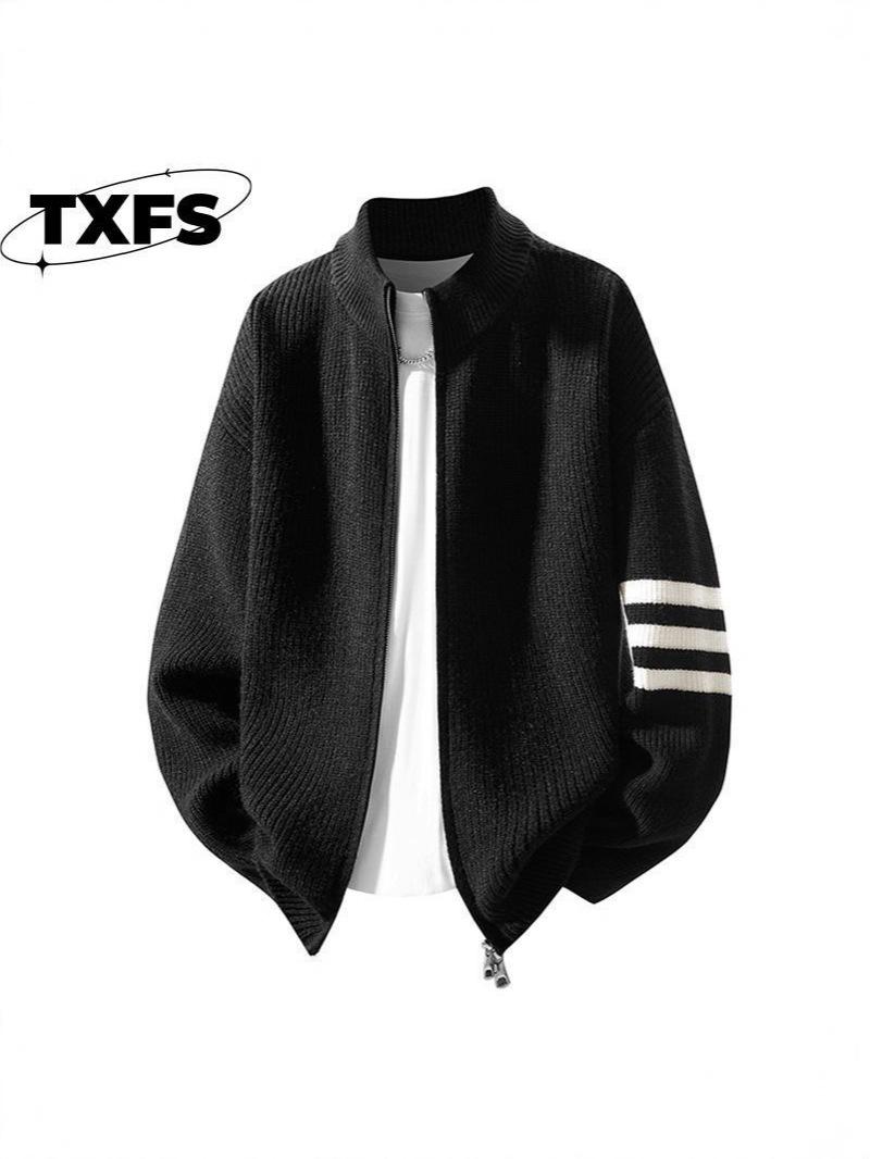 Men s Korean Style Stand Collar Cardigan Sweater, Autumn/Winter, High-End, Loose Fit, Three-Stripe Knit Outerwear. X-Large сірий колір
Men s Korean Style Stand Collar Cardigan Sweater, Autumn/Winter, High-End, Loose Fit, Three-Stripe Knit Outerwear. X-Large сірий колір