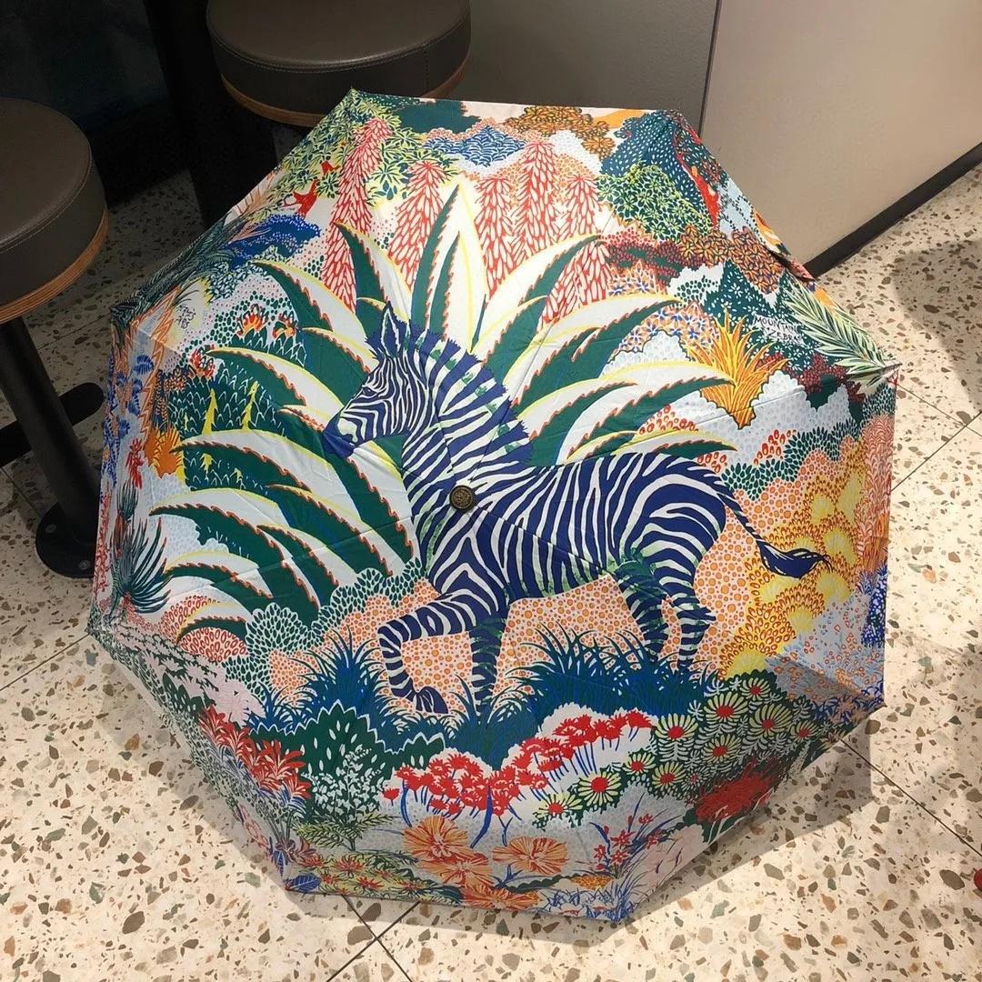 Зонт Zebra Sun складной, автоматически открывающийся и закрывающийся, виниловый солнцезащитный зонт с защитой от УФ-излучения для мужчин и женщин.
Зонт Zebra Sun складной, автоматически открывающийся и закрывающийся, виниловый солнцезащитный зонт с защитой от УФ-излучения для мужчин и женщин.