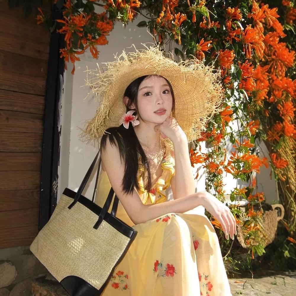 Women s Summer Floral Yellow V-Neck Camisole Dress - Slimming, Sweet, and Chic XXL Premium
Women s Summer Floral Yellow V-Neck Camisole Dress - Slimming, Sweet, and Chic XXL Premium