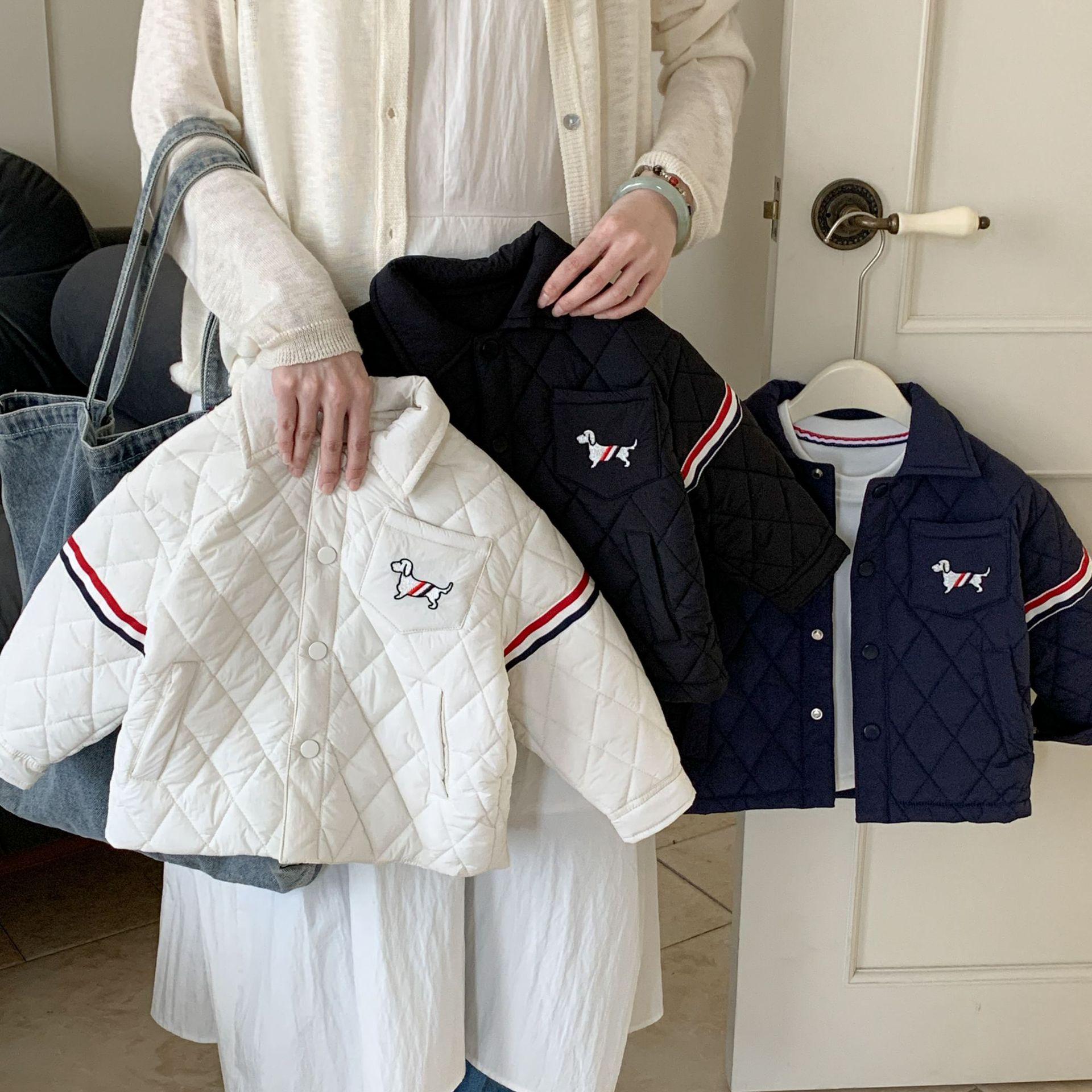 2024 Kids Winter Cotton Jacket: Japanese Style Baseball Coat for Boys & Girls 90 cm Темно-синій
2024 Kids Winter Cotton Jacket: Japanese Style Baseball Coat for Boys & Girls 90 cm Темно-синій