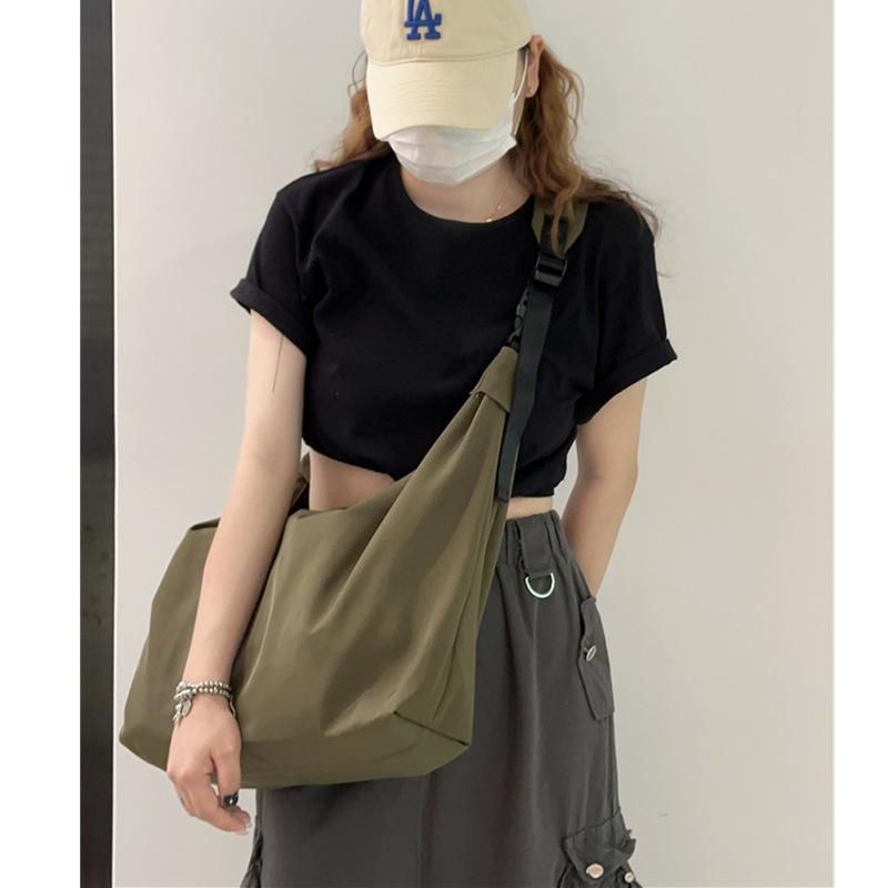 Casual and Simple Single-shoulder Crossbody Bag Sports and Fitness Bag Versatile Single-shoulder Bag for Commuting One Size чорний
Casual and Simple Single-shoulder Crossbody Bag Sports and Fitness Bag Versatile Single-shoulder Bag for Commuting One Size чорний