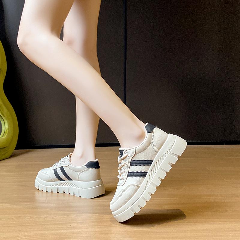 Little white shoes women s spring new ins female students leisure sports versatile board shoes street shot A 40 чорний
Little white shoes women s spring new ins female students leisure sports versatile board shoes street shot A 40 чорний