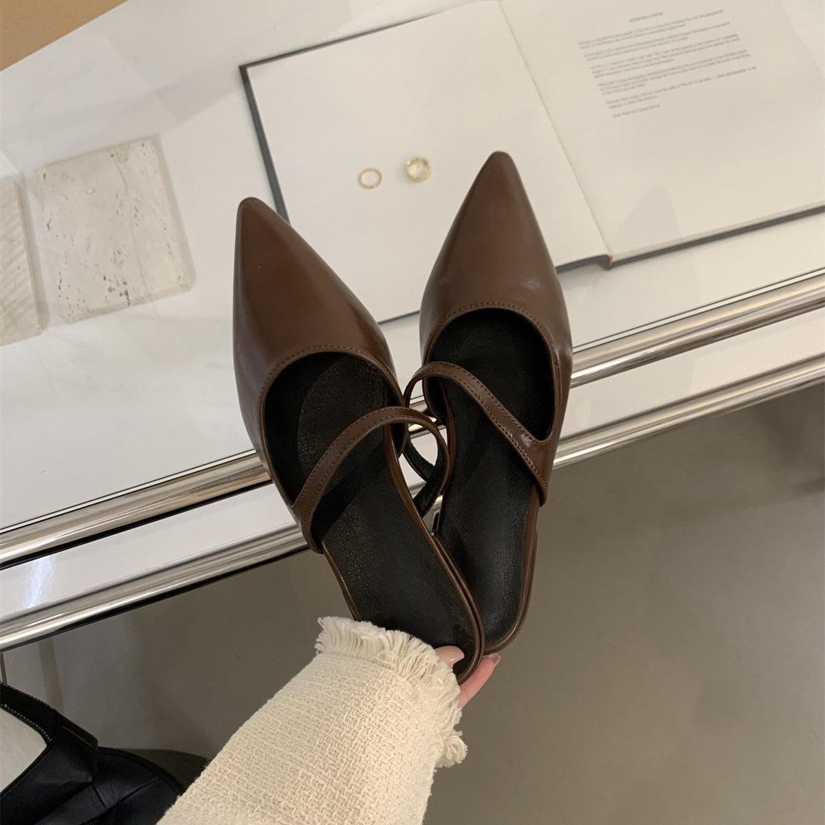 Women S Baotou Half Slippers Women S Summer Wear Pointed Soft Leather Evening Shoes Gentle Fairy Wind Flat Bottom Muller Sandals 40 темно-коричневого кольору
Women S Baotou Half Slippers Women S Summer Wear Pointed Soft Leather Evening Shoes Gentle Fairy Wind Flat Bottom Muller Sandals 40 темно-коричневого кольору