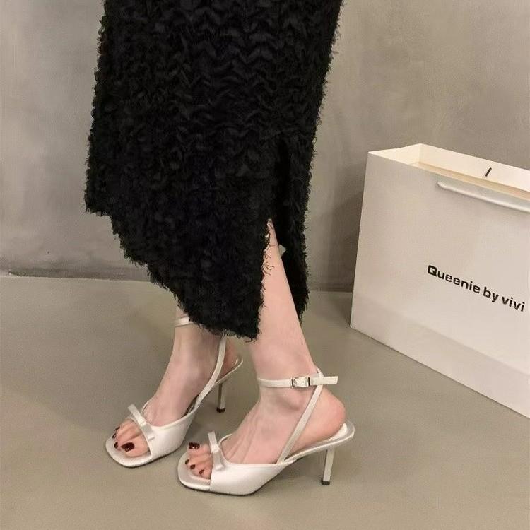 New square toe ankle strap silver satin bow high heel cool slippers thin heel opentoed women s sandals 41
New square toe ankle strap silver satin bow high heel cool slippers thin heel opentoed women s sandals 41