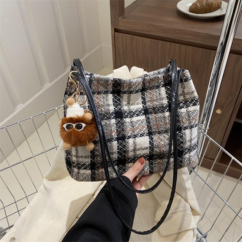 Модные сумки для женщин с большой вместимостью Новые трендовые весенние и летние холщовые сумки через плечо Модные сумки-тоут для поездок на работу Трендовые with pendant
Модные сумки для женщин с большой вместимостью Новые трендовые весенние и летние холщовые сумки через плечо Модные сумки-тоут для поездок на работу Трендовые with pendant