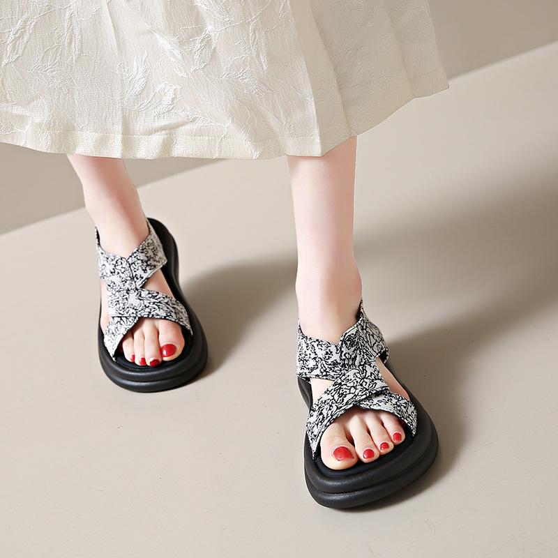 New Chinese sandals for women s new high-end skirt casual platform sports beach shoes for women 41 бежевий
New Chinese sandals for women s new high-end skirt casual platform sports beach shoes for women 41 бежевий