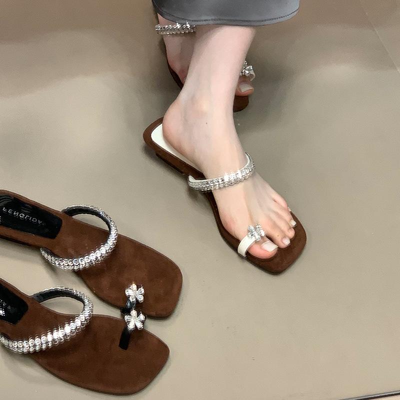Thick-soled sandals slippers outer wear women s summer 2025 new style thick heel fashion versatile simple set toe cool slippers 35 чёрный
Thick-soled sandals slippers outer wear women s summer 2025 new style thick heel fashion versatile simple set toe cool slippers 35 чёрный