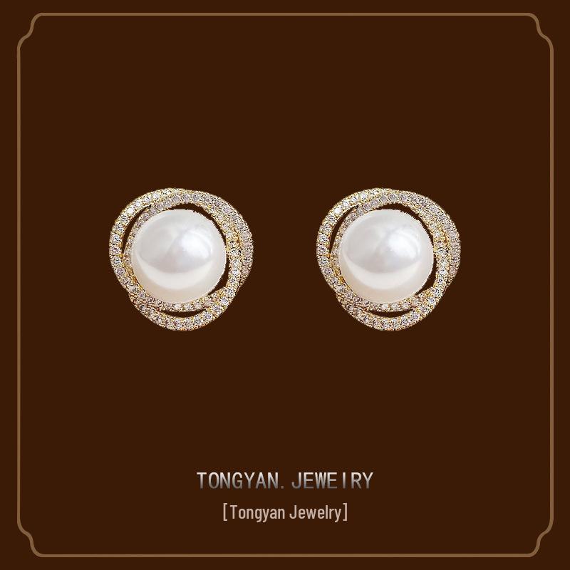 Luxurious French Rose Pearl Clip-On Earrings for Women - Stylish and Elegant Retro Design золотий
Luxurious French Rose Pearl Clip-On Earrings for Women - Stylish and Elegant Retro Design золотий