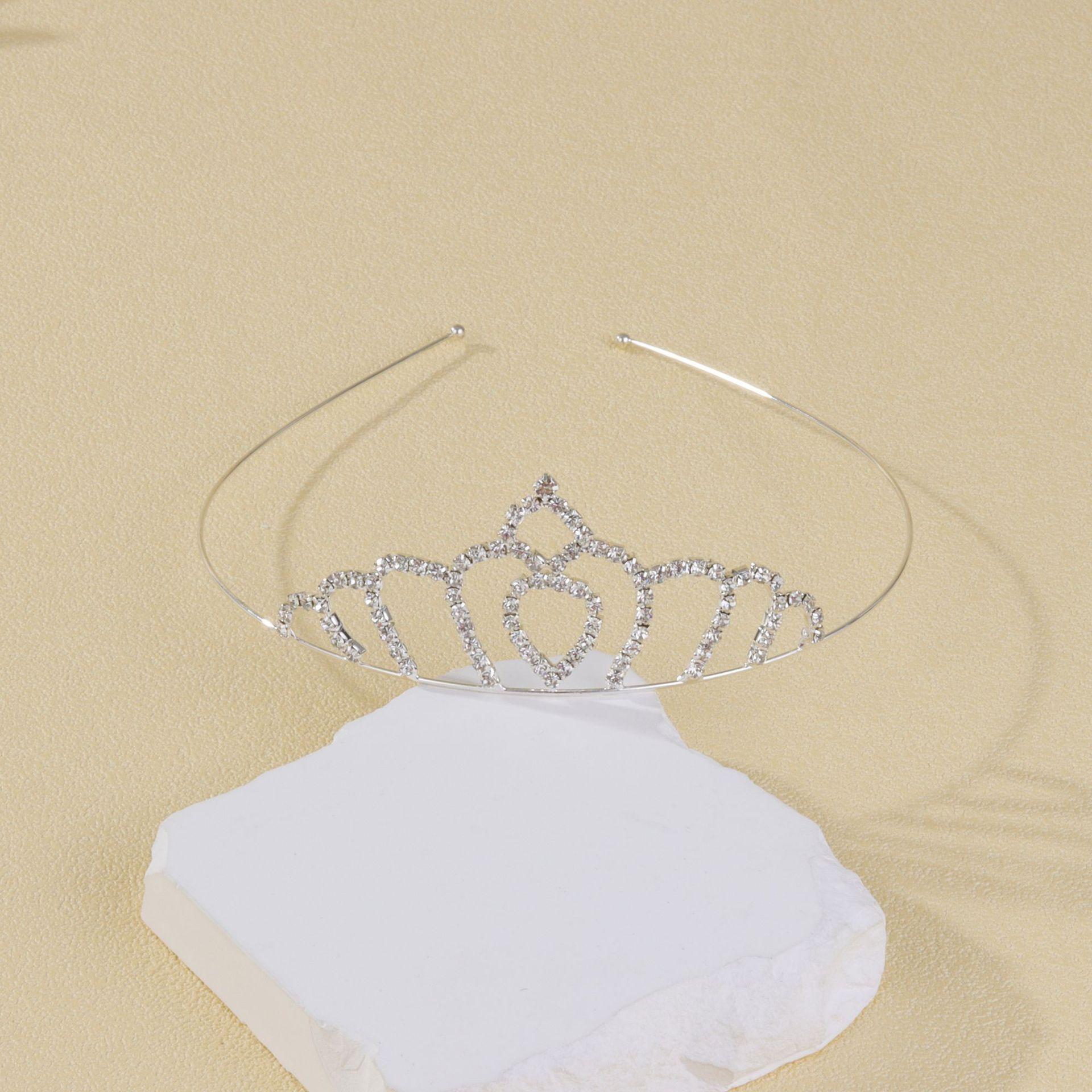 Мода високого сенсу весільний темперамент головний убір пов язка, проста особистість день народження ювелірні вироби Rhinestone маленька корона
Мода високого сенсу весільний темперамент головний убір пов язка, проста особистість день народження ювелірні вироби Rhinestone маленька корона