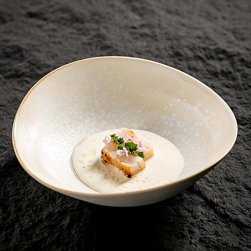 Japanese Breakfast Dessert Bowl Fine Tableware Household Yogurt Fruit Salad Bowl Household Curved Ceramic Plate Kitchen Utensils
Japanese Breakfast Dessert Bowl Fine Tableware Household Yogurt Fruit Salad Bowl Household Curved Ceramic Plate Kitchen Utensils