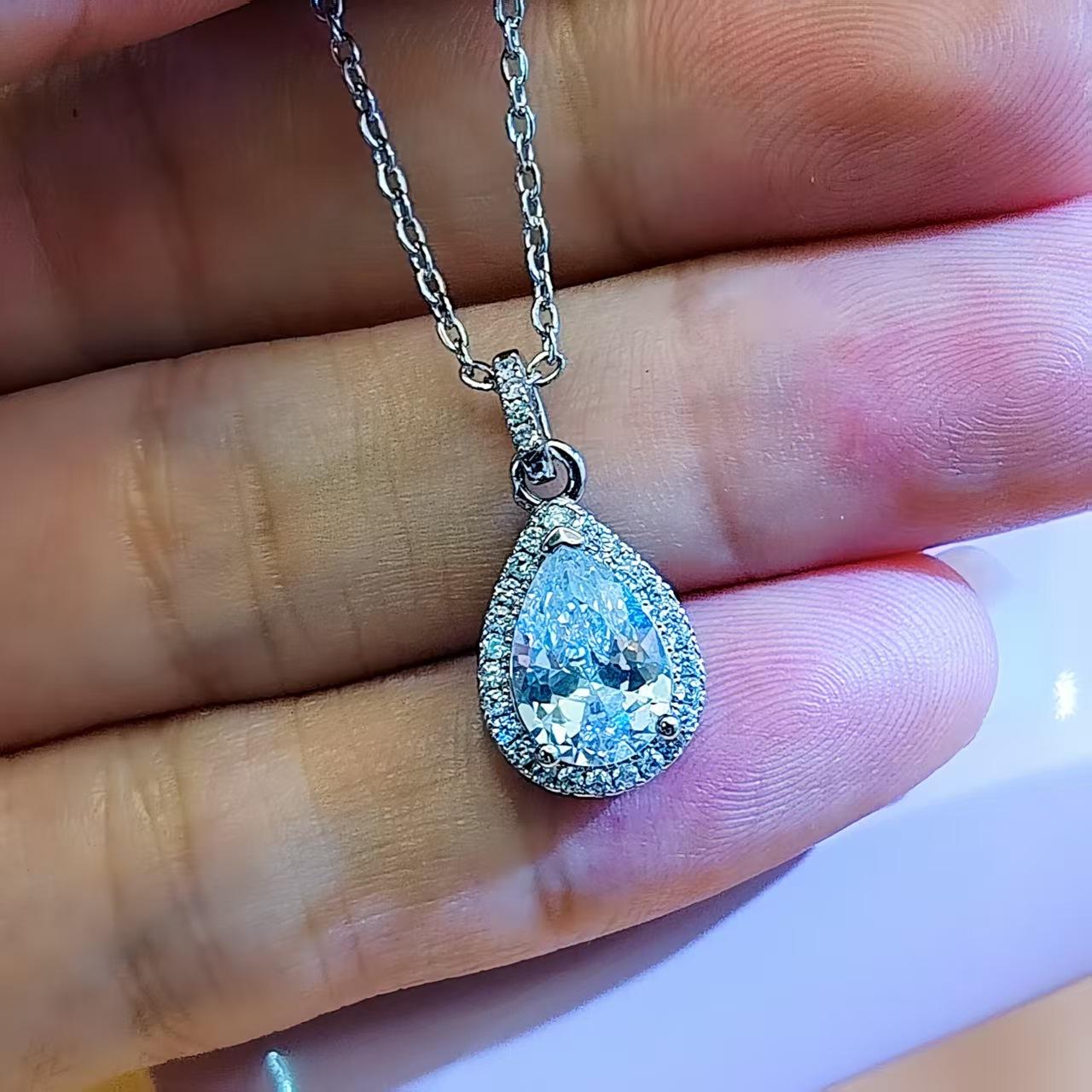 Kuaishou Water Drop Pear Type High Carbon Stone Pendant Necklace Inlaid with Pink Zircon Collarbone Chain copper gold-plated
Kuaishou Water Drop Pear Type High Carbon Stone Pendant Necklace Inlaid with Pink Zircon Collarbone Chain copper gold-plated