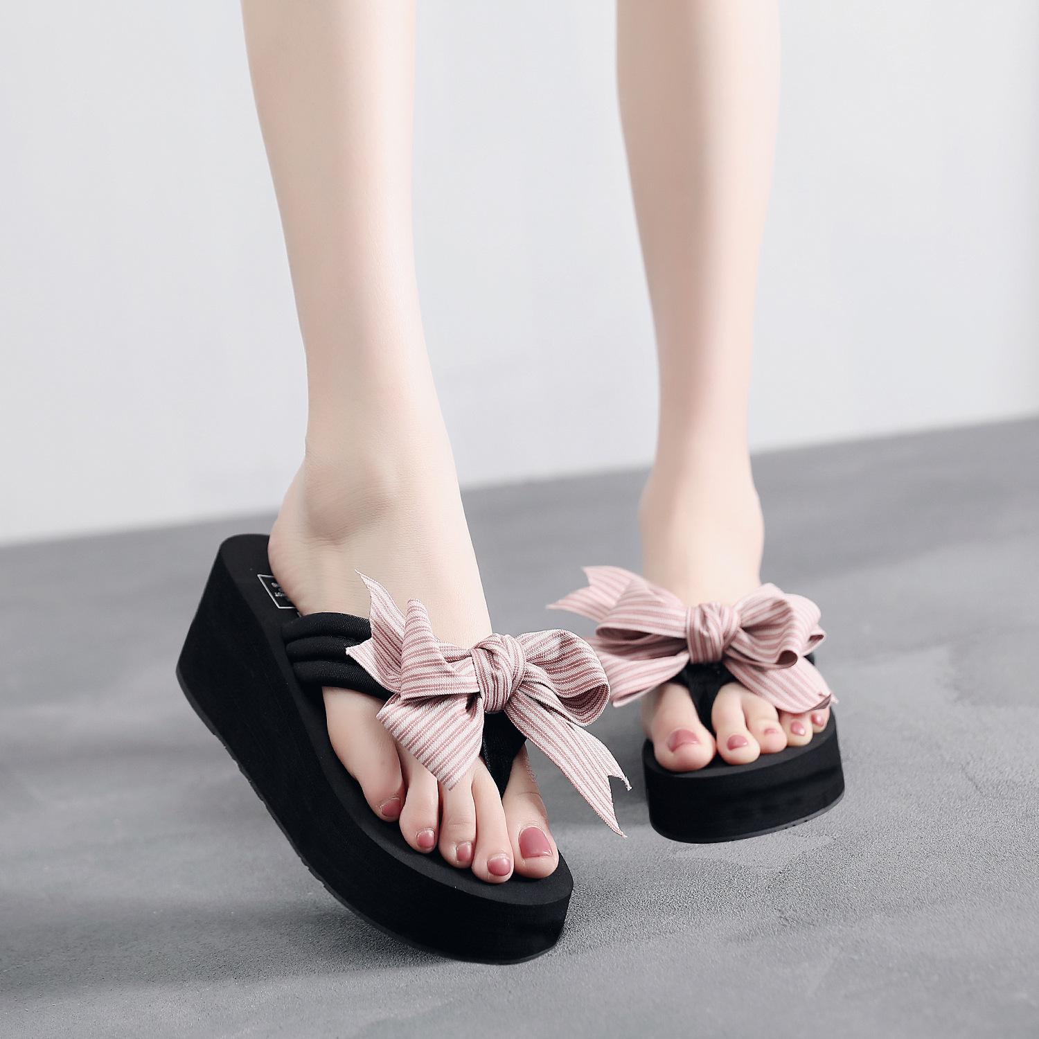 Women Summer Bow Small Qing New Word Drag Cross-border Wind Muffin Thick Bottom Anti-slip Cool Drag Holiday Hot Sell Slippers
Women Summer Bow Small Qing New Word Drag Cross-border Wind Muffin Thick Bottom Anti-slip Cool Drag Holiday Hot Sell Slippers
