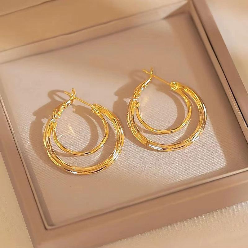French High-End Sense Unique Double-Layer Circle Earrings Niche Design Fashionable Atmospheric Earrings золотий
French High-End Sense Unique Double-Layer Circle Earrings Niche Design Fashionable Atmospheric Earrings золотий