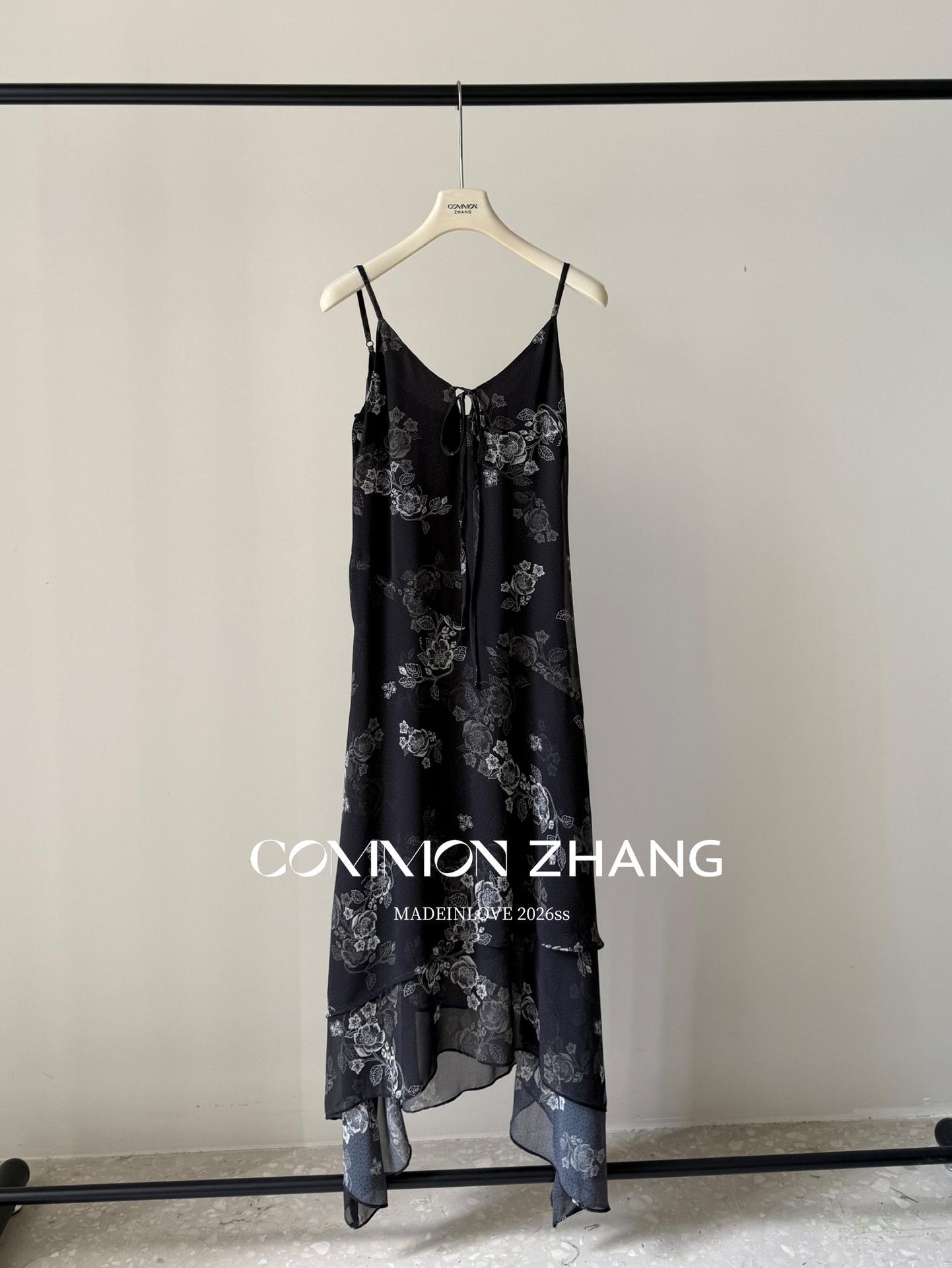 CZ ZHANG Retro Print Elegant Camisole Dress, High Waist Slim A-line Long Skirt C16590 Small чорний
CZ ZHANG Retro Print Elegant Camisole Dress, High Waist Slim A-line Long Skirt C16590 Small чорний