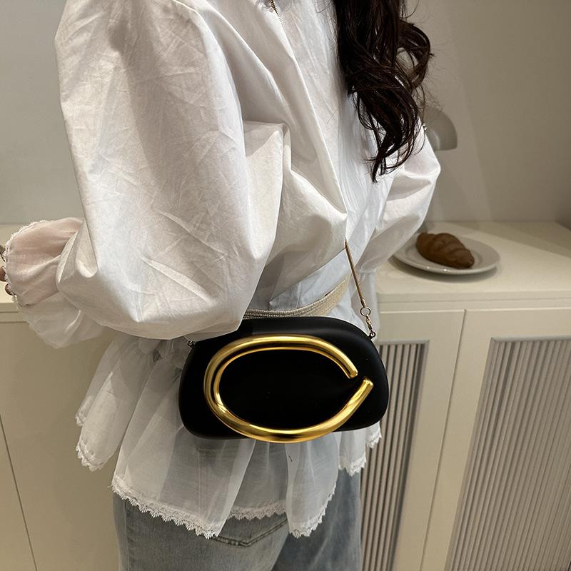 New trendy round box hand grab dinner bag mini small bag retro metal handle shoulder messenger bag чёрный
New trendy round box hand grab dinner bag mini small bag retro metal handle shoulder messenger bag чёрный