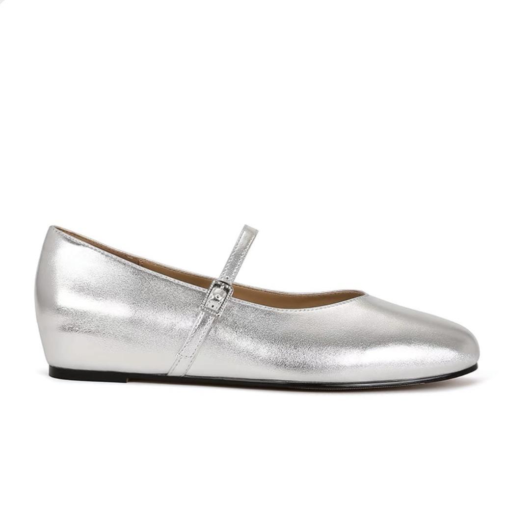 Sheepskin version~ Su Yinyin has two versions of the same style, 3.5cm inner height increase diamond buckle head Mary Jane half drag women s sing 34
Sheepskin version~ Su Yinyin has two versions of the same style, 3.5cm inner height increase diamond buckle head Mary Jane half drag women s sing 34