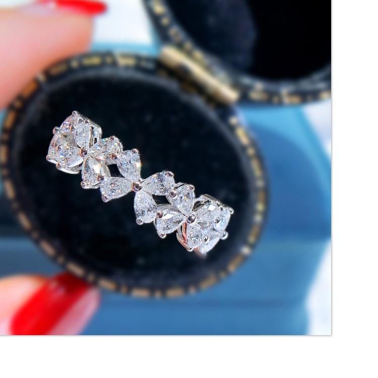 Кольцо Love Row Diamond Ring Girl High Carbon Diamond Ring Полный круг, чтобы подарить своей девушке подарок No. 6
Кольцо Love Row Diamond Ring Girl High Carbon Diamond Ring Полный круг, чтобы подарить своей девушке подарок No. 6