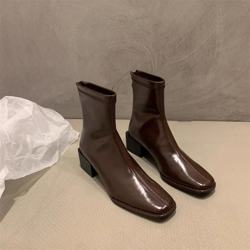 Узкие толстые каблуки тонкие женские сапоги осень и зима 2024 новые бархатные квадратные сапоги ретро темперамент с застежкой-молнией сзади короткие сапоги 39 темно-коричневого
Узкие толстые каблуки тонкие женские сапоги осень и зима 2024 новые бархатные квадратные сапоги ретро темперамент с застежкой-молнией сзади короткие сапоги 39 темно-коричневого
