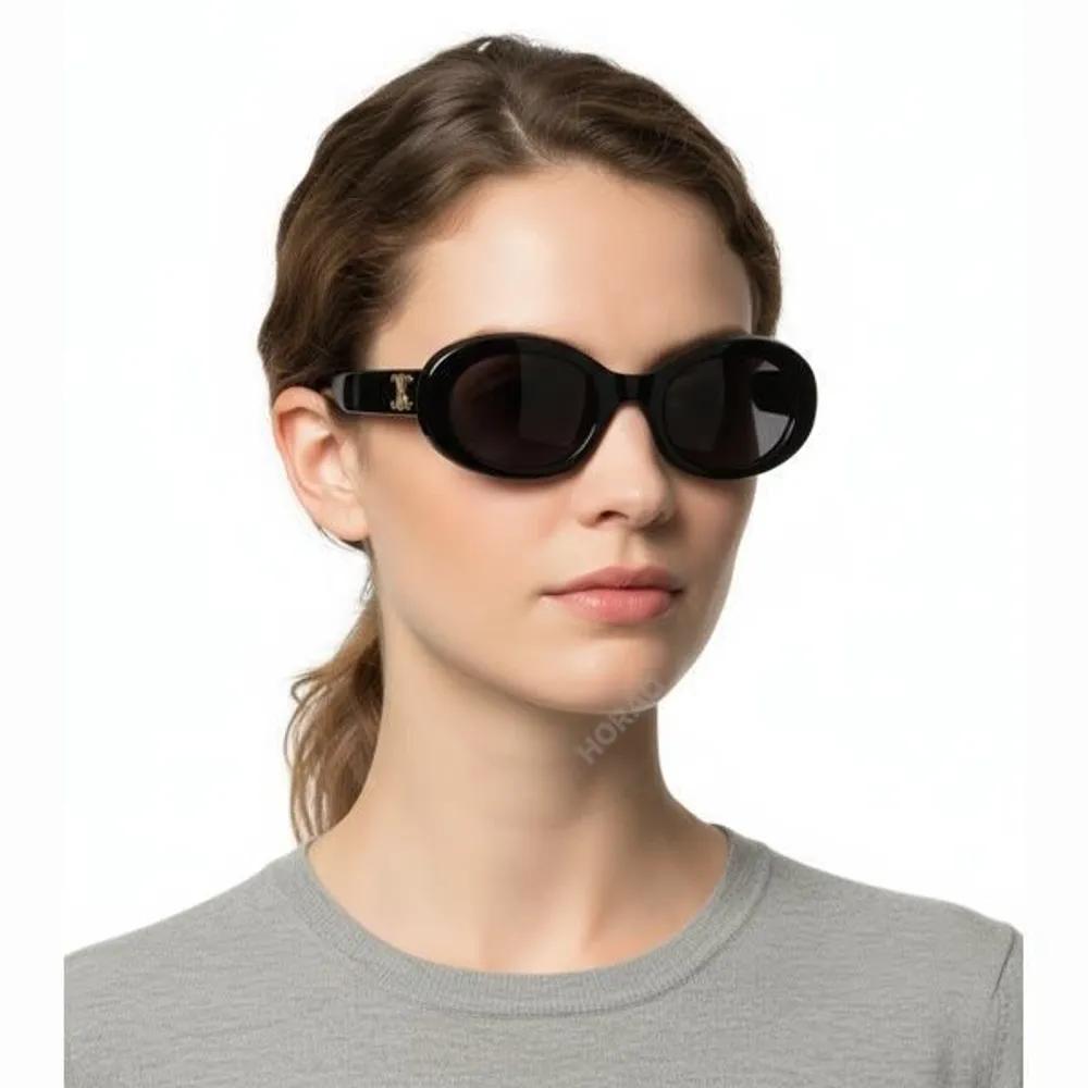 Celine TRIOMPHE 01 - SUNGLASSES IN ACETATE (4S194CPLB 38NO / CL40194U 01A) (Triomphe Sunglasses) black
Celine TRIOMPHE 01 - SUNGLASSES IN ACETATE (4S194CPLB 38NO / CL40194U 01A) (Triomphe Sunglasses) black