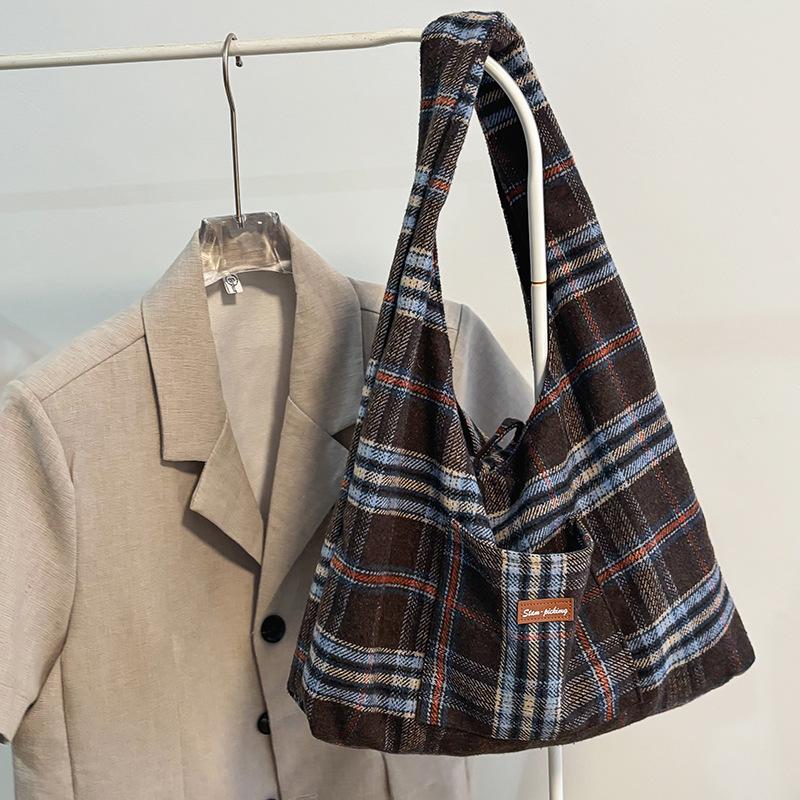 Canvas bag Japanese women s summer vest summer shoulder large capacity portable student schoolbag commuter bag high value
Canvas bag Japanese women s summer vest summer shoulder large capacity portable student schoolbag commuter bag high value