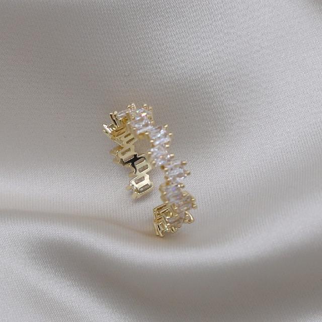 14-каратное золотое покрытие, корейский новый дизайн, модные ювелирные изделия, прямоугольное роскошное циркониевое кольцо, простое женское вечернее регулируемое кольцо Resizable белый
14-каратное золотое покрытие, корейский новый дизайн, модные ювелирные изделия, прямоугольное роскошное циркониевое кольцо, простое женское вечернее регулируемое кольцо Resizable белый