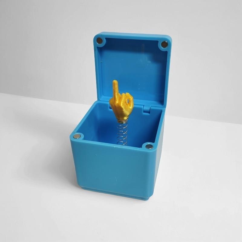 Смешная выскакивающая коробка с средним пальцем, подарок-прикол, новинка, рождественский розыгрыш, игрушка Gift Box синий
Смешная выскакивающая коробка с средним пальцем, подарок-прикол, новинка, рождественский розыгрыш, игрушка Gift Box синий