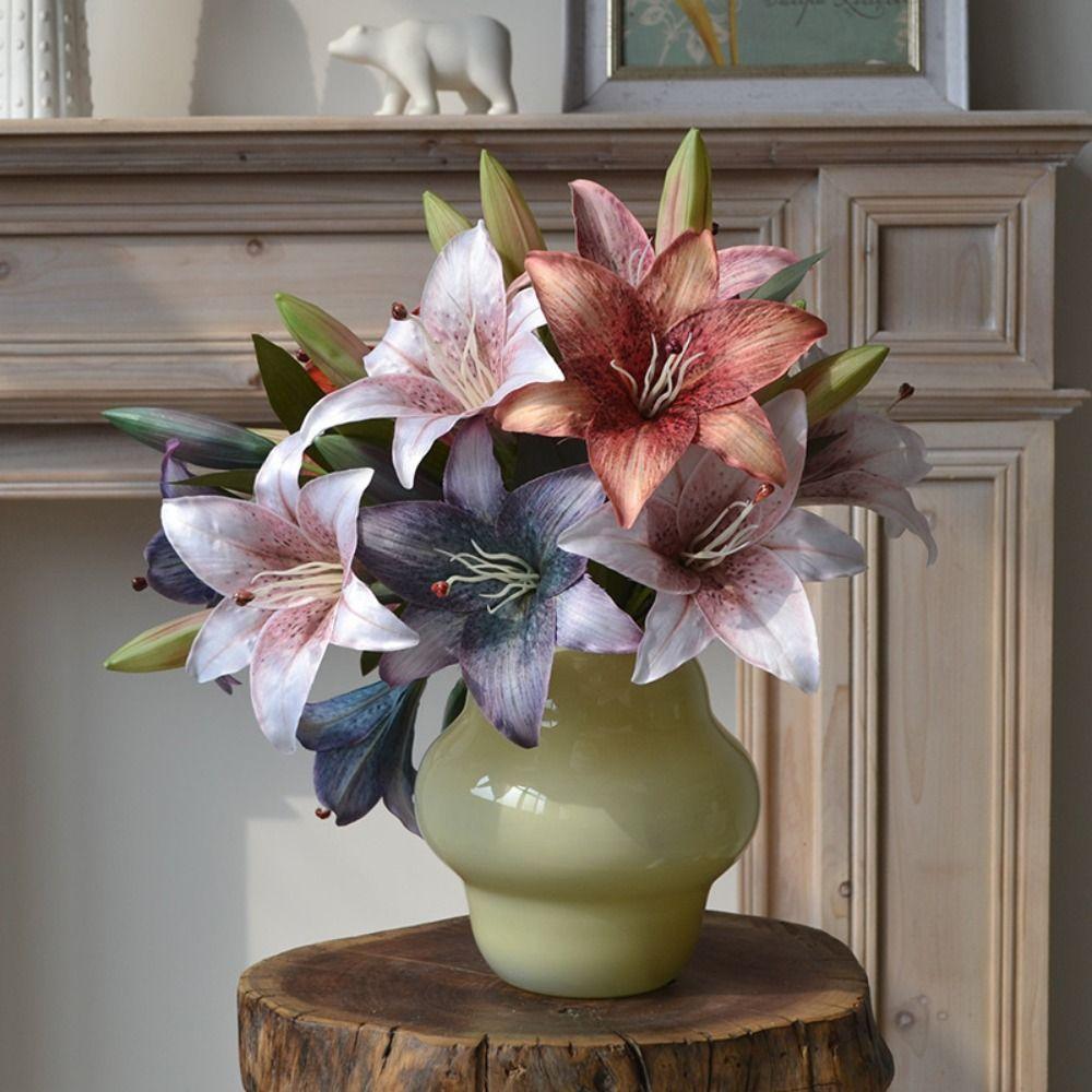 Lifelike Artificial Lilies Flowers 2Heads Artificial Bouquet Fake Flower Home Decoration темно-синий
Lifelike Artificial Lilies Flowers 2Heads Artificial Bouquet Fake Flower Home Decoration темно-синий