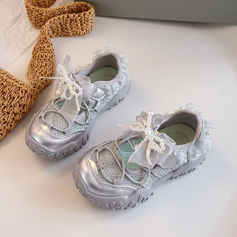 Girls Pearl Bow Princess Sneakers2026New Summer Mesh Hollow Solid Color Sports Sandals Trendy 26-30Code one hand5Double срібний
Girls Pearl Bow Princess Sneakers2026New Summer Mesh Hollow Solid Color Sports Sandals Trendy 26-30Code one hand5Double срібний