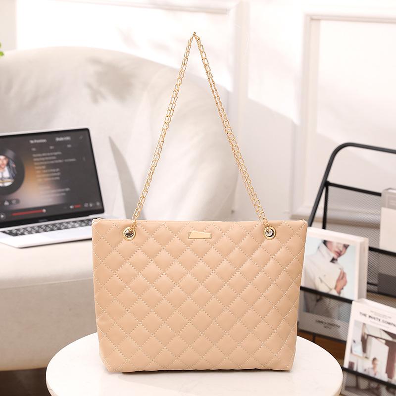 Women s bag fashion casual shoulder bag summer new armpit diamond simple tote bag one piece хаки
Women s bag fashion casual shoulder bag summer new armpit diamond simple tote bag one piece хаки
