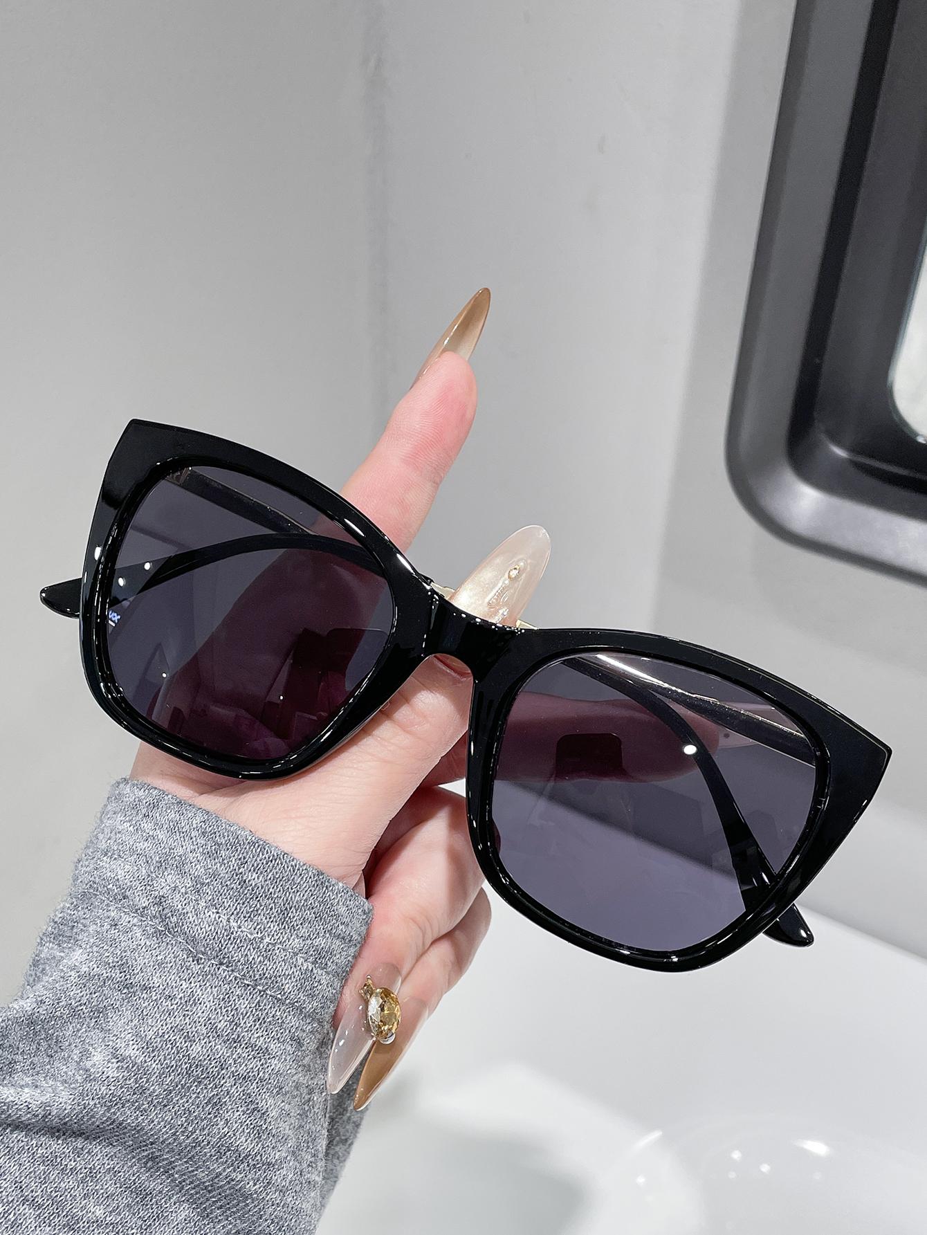 Unisex Retro European Large Cat Eye Frame Fashion Glasses Suitable for Daily Wear Driving And Photography чорний
Unisex Retro European Large Cat Eye Frame Fashion Glasses Suitable for Daily Wear Driving And Photography чорний