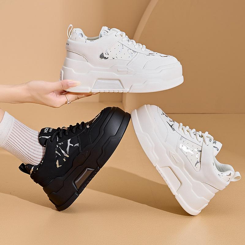 autumn and winter new able versatile casual sports shoes flat-soled single shoes inner height increase thick-soled white shoes children 34 чёрный
autumn and winter new able versatile casual sports shoes flat-soled single shoes inner height increase thick-soled white shoes children 34 чёрный