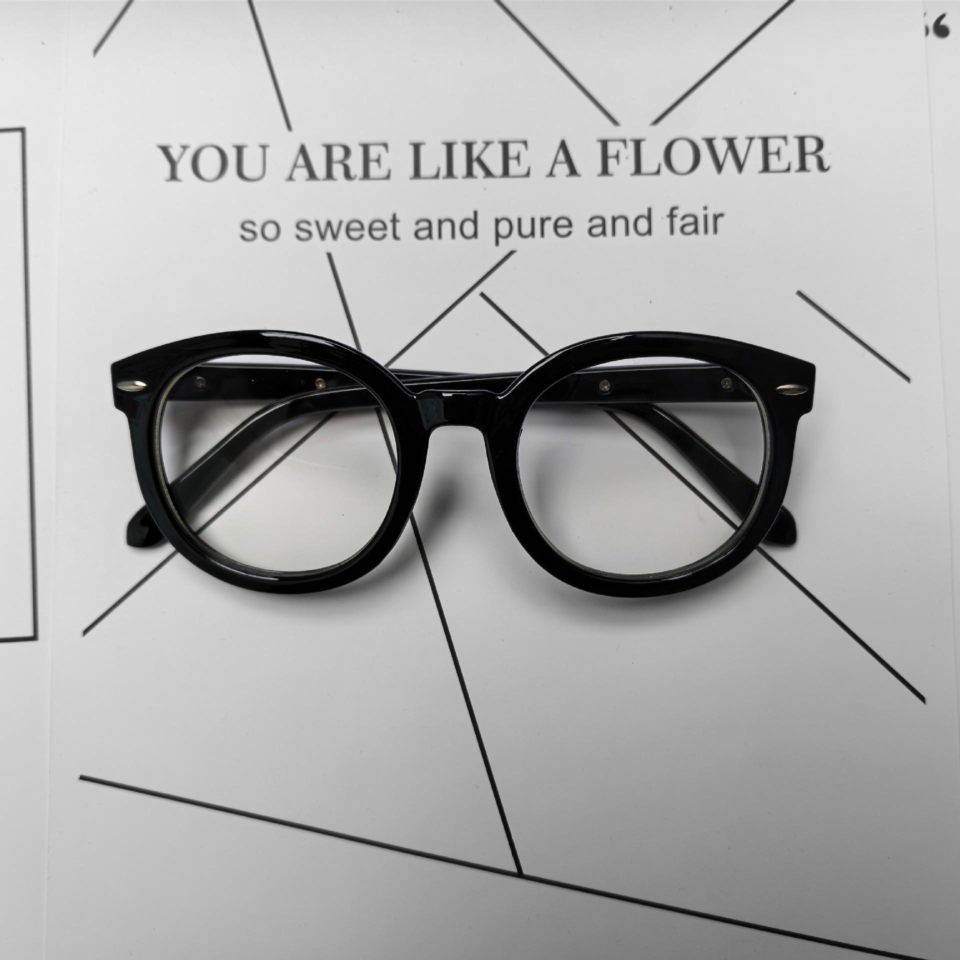 2026 Retro Large Round Frame Glasses, Black Arrow, Eight Flat Lenses, Women s Slimming Commute, Bare Face Look.
2026 Retro Large Round Frame Glasses, Black Arrow, Eight Flat Lenses, Women s Slimming Commute, Bare Face Look.