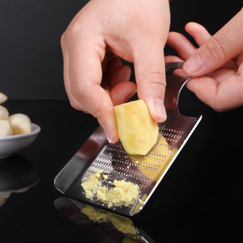 Stainless Steel Ginger Grater Garlic Wasabi Crusher Burnishing Machine Portable Manual Vegetable Fruit Press Device Kitchen Tool
Stainless Steel Ginger Grater Garlic Wasabi Crusher Burnishing Machine Portable Manual Vegetable Fruit Press Device Kitchen Tool