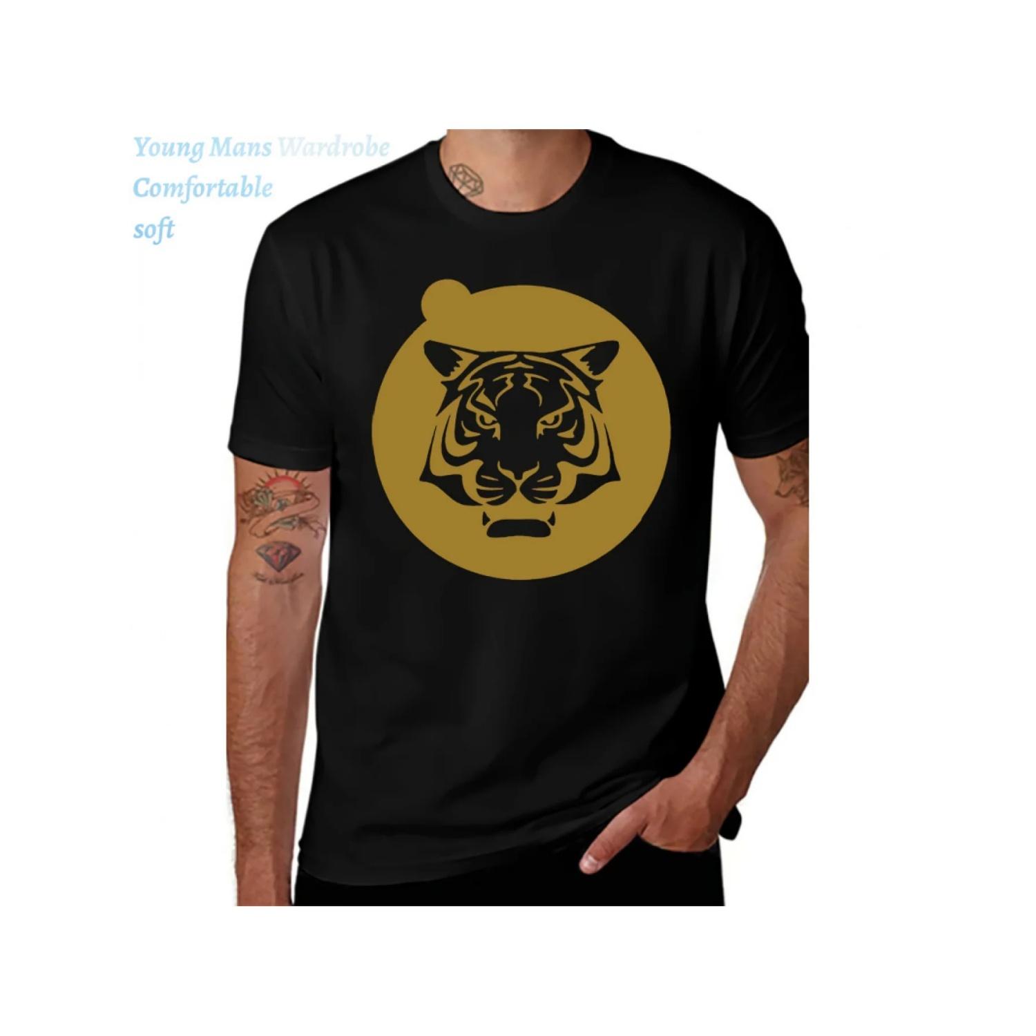Men s Retro Fort Boyard Tiger Pattern T-shirt - Bold Tiger Design Versatile T-shirt, Influenced By Classic French Game Shows XXXXXL чорний
Men s Retro Fort Boyard Tiger Pattern T-shirt - Bold Tiger Design Versatile T-shirt, Influenced By Classic French Game Shows XXXXXL чорний
