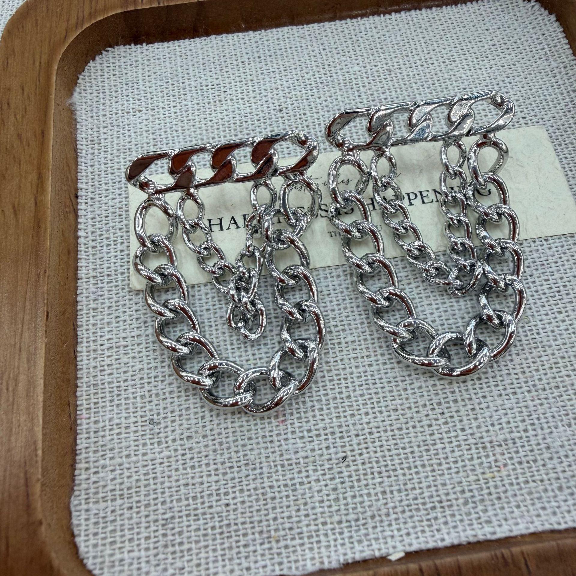 Quick Buy Through Needle Wind Retro Handmade Chain Earrings To Modify The Face, Trend Star Earrings Of The Same Style For Women
Quick Buy Through Needle Wind Retro Handmade Chain Earrings To Modify The Face, Trend Star Earrings Of The Same Style For Women