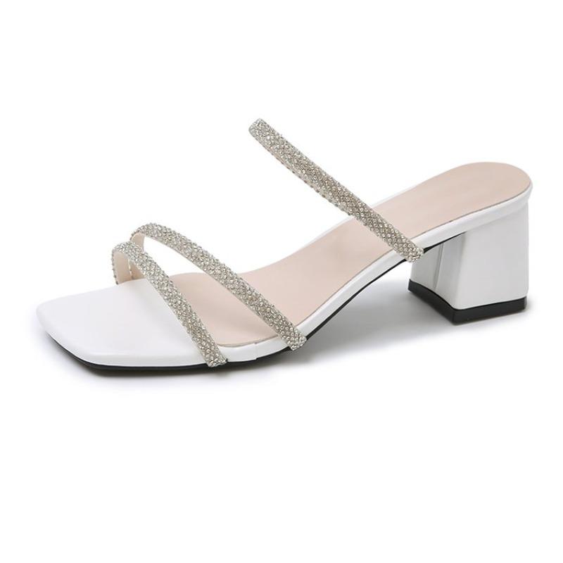 Women Simple and Comfortable Sandals Fashion Luxury Outside Leather Shoes Female Square Heels Elegant Summer Slippers 35 белый
Women Simple and Comfortable Sandals Fashion Luxury Outside Leather Shoes Female Square Heels Elegant Summer Slippers 35 белый