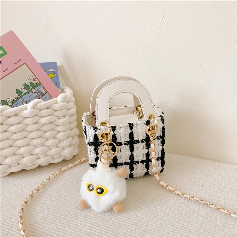 Stylish Mini Children s Messenger Bag For Girls With Chic Chain Strap In Trendy Colors бежевий
Stylish Mini Children s Messenger Bag For Girls With Chic Chain Strap In Trendy Colors бежевий