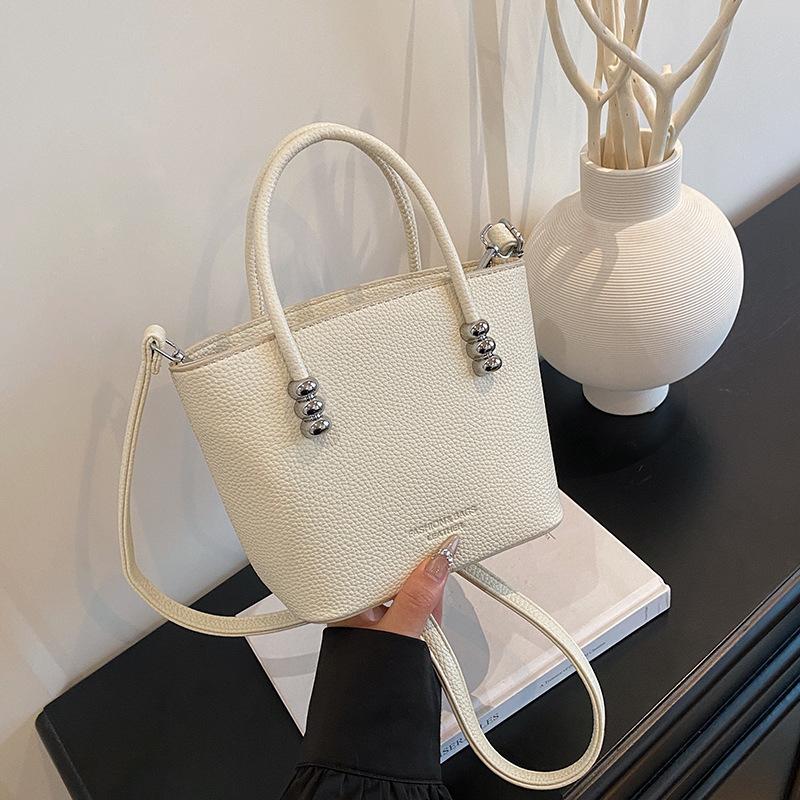 Handbag Women s 2025 New Small Fresh Shoulder Bag Crossbody Bag Popular Bucket Texture Casual Women s Bag чорний
Handbag Women s 2025 New Small Fresh Shoulder Bag Crossbody Bag Popular Bucket Texture Casual Women s Bag чорний