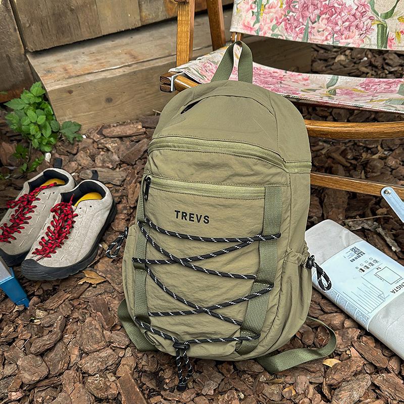 New Korean version fashion casual backpack large capacity light cycling bag outdoor hiking backpack зелений
New Korean version fashion casual backpack large capacity light cycling bag outdoor hiking backpack зелений