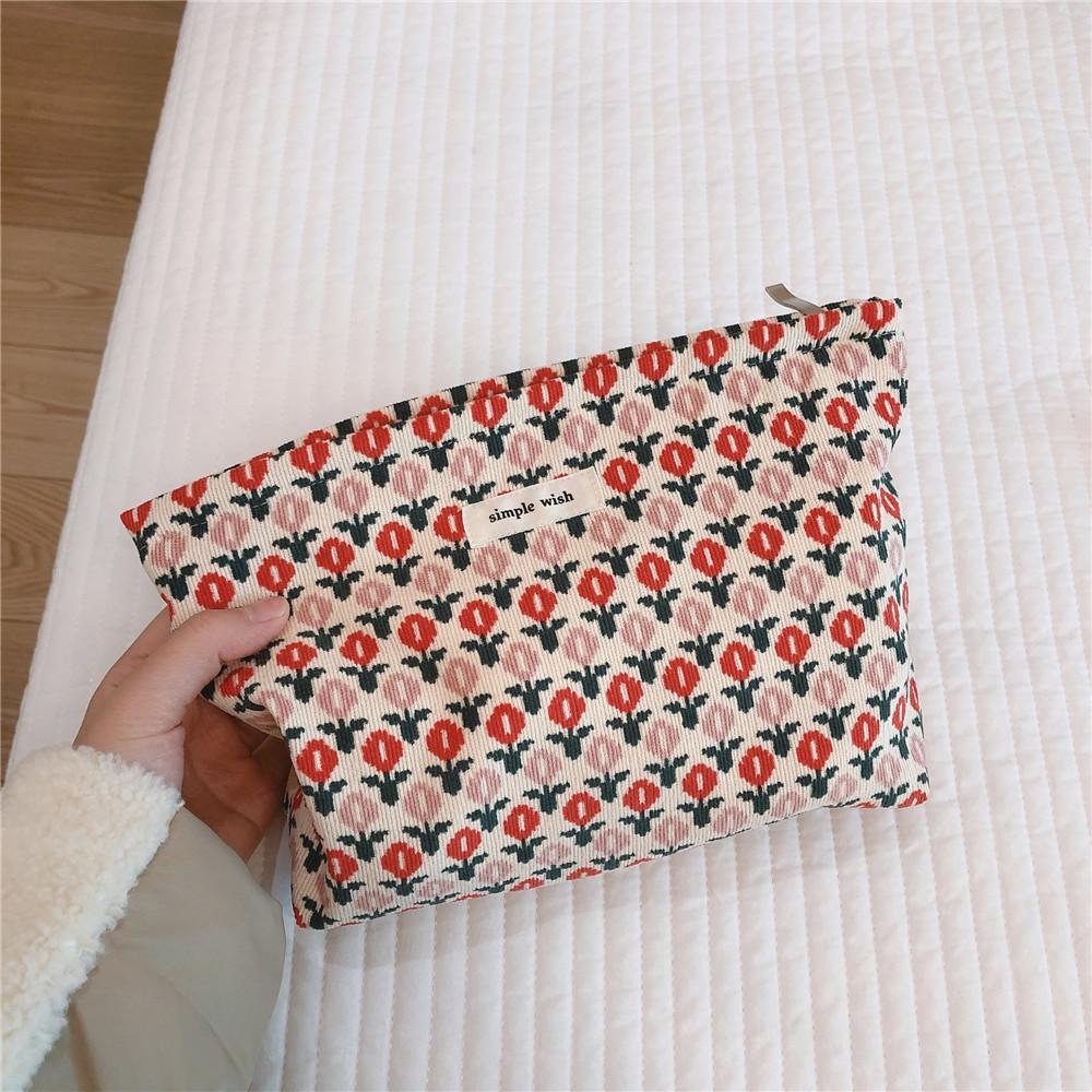 140 Corduroy Vintage Flower Pattern Makeup Bag Travel Toiletry Organizer Wear-resistant Smooth Zipper Cosmetic Storage Pouch White/Red Pink Flower
140 Corduroy Vintage Flower Pattern Makeup Bag Travel Toiletry Organizer Wear-resistant Smooth Zipper Cosmetic Storage Pouch White/Red Pink Flower