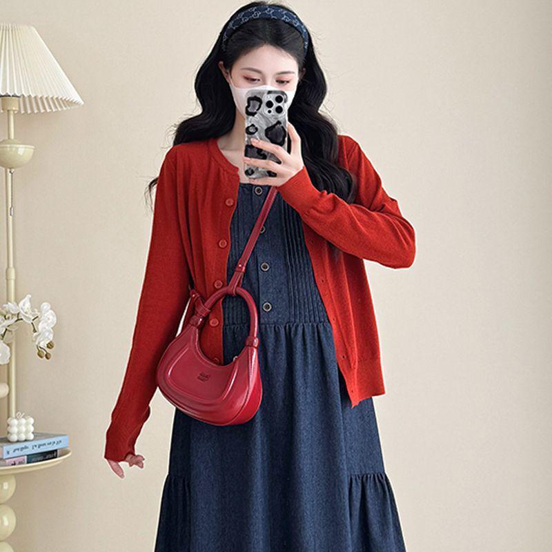 Maternity Denim Overalls: Loose Fit Belly Covering Vest Dress for Spring & Autumn - New Slimming Style & TikTok Hot Item M (90-110 cm)
Maternity Denim Overalls: Loose Fit Belly Covering Vest Dress for Spring & Autumn - New Slimming Style & TikTok Hot Item M (90-110 cm)