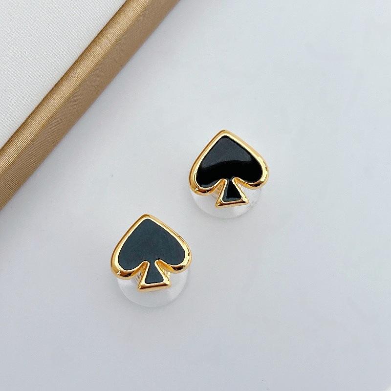 French Black Peach Heart Necklace Gentle And Elegant Temperament Enamel Love Stud Earrings Niche Exquisite Earrings
French Black Peach Heart Necklace Gentle And Elegant Temperament Enamel Love Stud Earrings Niche Exquisite Earrings