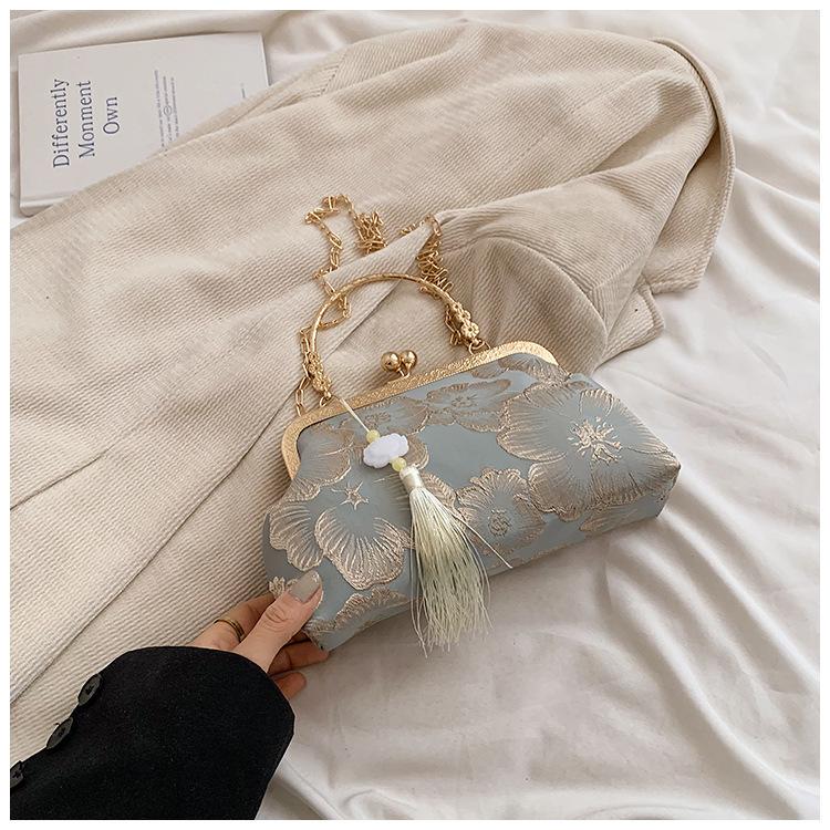 Новый китайский ханьфу китайский стиль ципао сумка антикварная сумочка рот золотая сумка этнический стиль ретро на плечо мессенджер
Новый китайский ханьфу китайский стиль ципао сумка антикварная сумочка рот золотая сумка этнический стиль ретро на плечо мессенджер