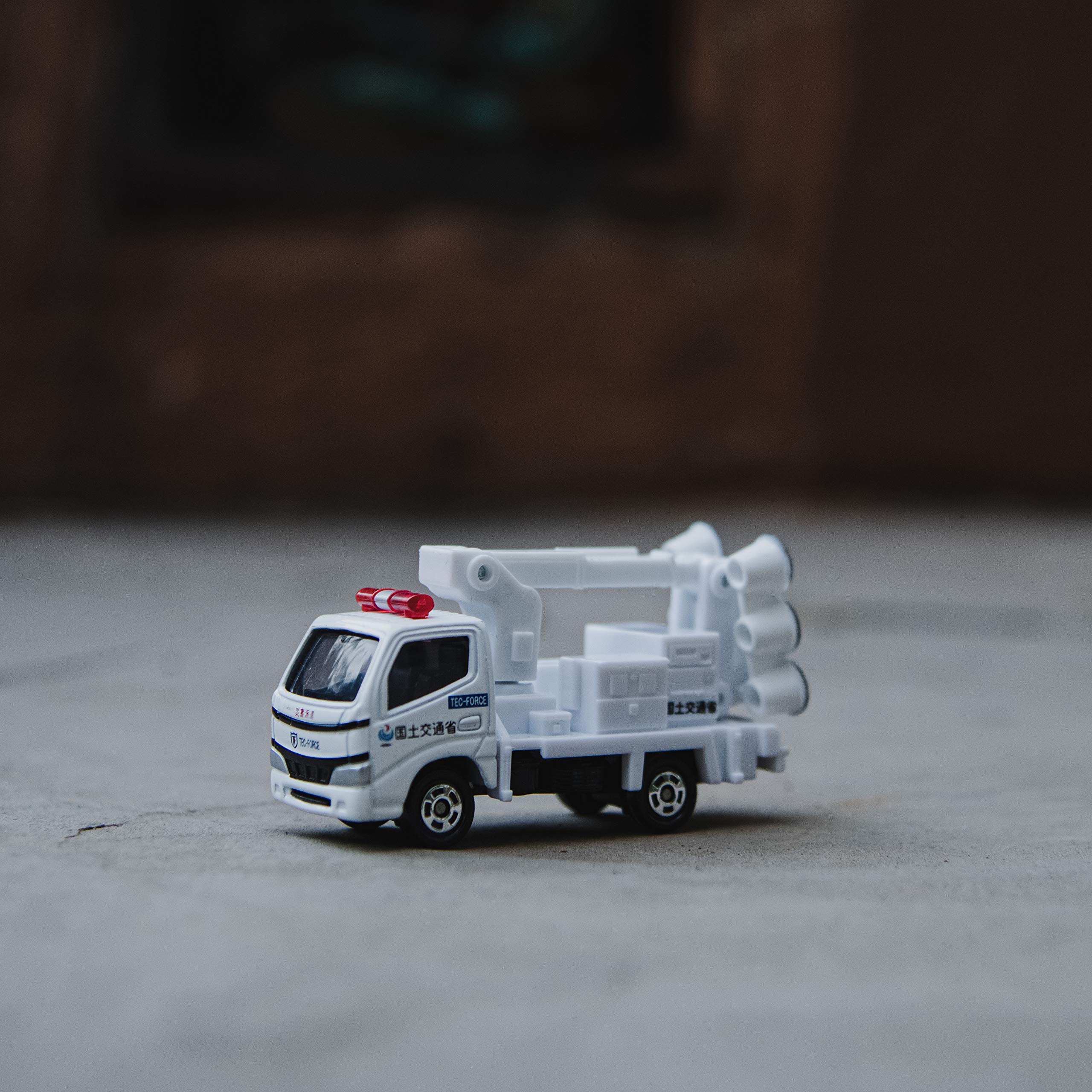 Tomica No.32 Toyota Dyna Ministry of Land, Infrastructure, Transport and Tourism Lighting Car (Box)
Tomica No.32 Toyota Dyna Ministry of Land, Infrastructure, Transport and Tourism Lighting Car (Box)