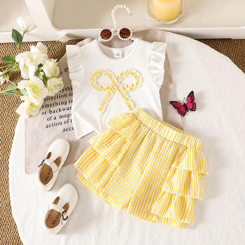 Girls Fashion Set - Summer Children s Sweetly Decorated Bow-Tie Short-Sleeved Striped Flared Shorts Set 100cm=4Y жёлтый
Girls Fashion Set - Summer Children s Sweetly Decorated Bow-Tie Short-Sleeved Striped Flared Shorts Set 100cm=4Y жёлтый