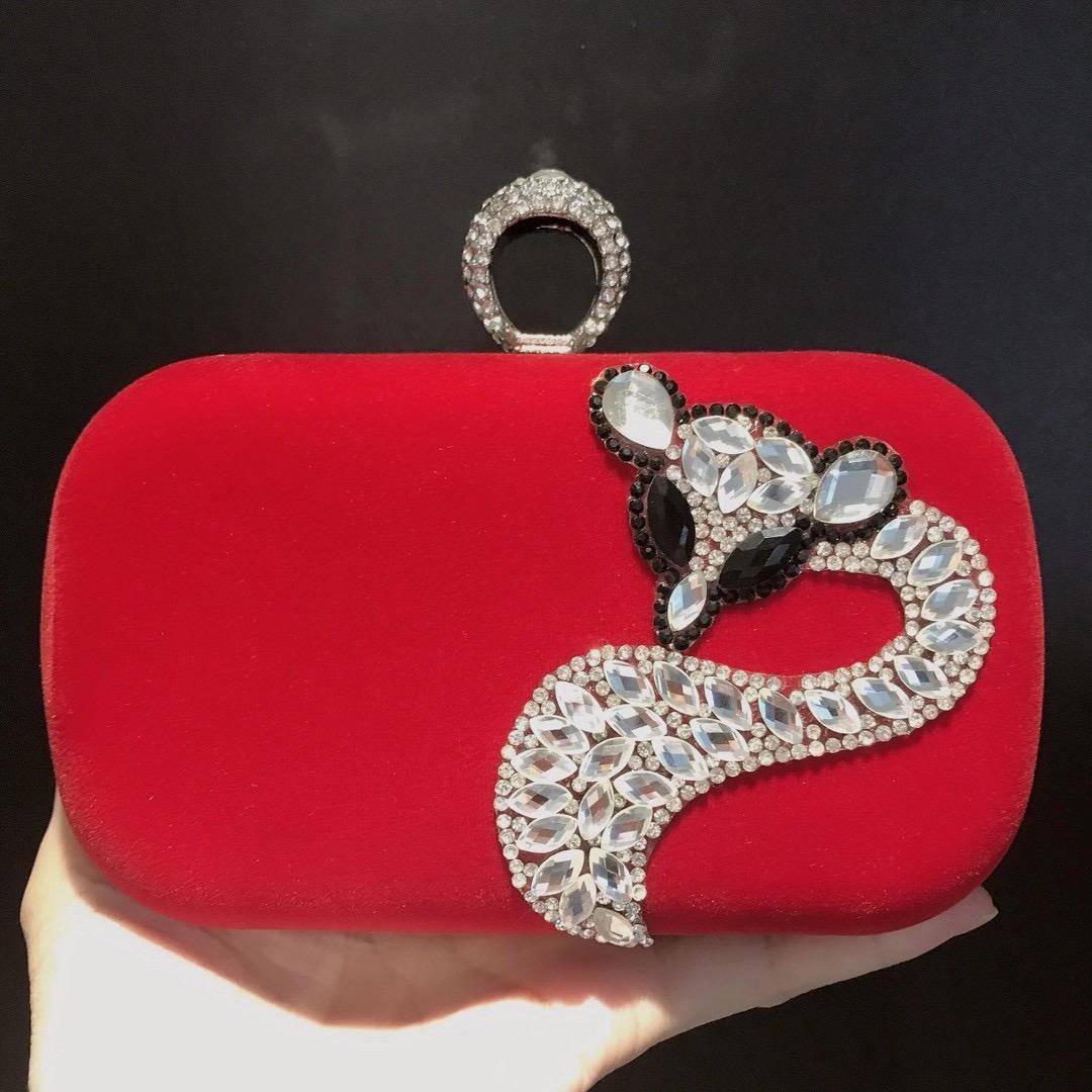 White Rhinestone Evening Clutch Bag Fox Shape Wedding Purse Luxury Party Prom Clutches WHTUOHENG Dinner Purses Formal Handbags 18cmX12cmX6cm
White Rhinestone Evening Clutch Bag Fox Shape Wedding Purse Luxury Party Prom Clutches WHTUOHENG Dinner Purses Formal Handbags 18cmX12cmX6cm