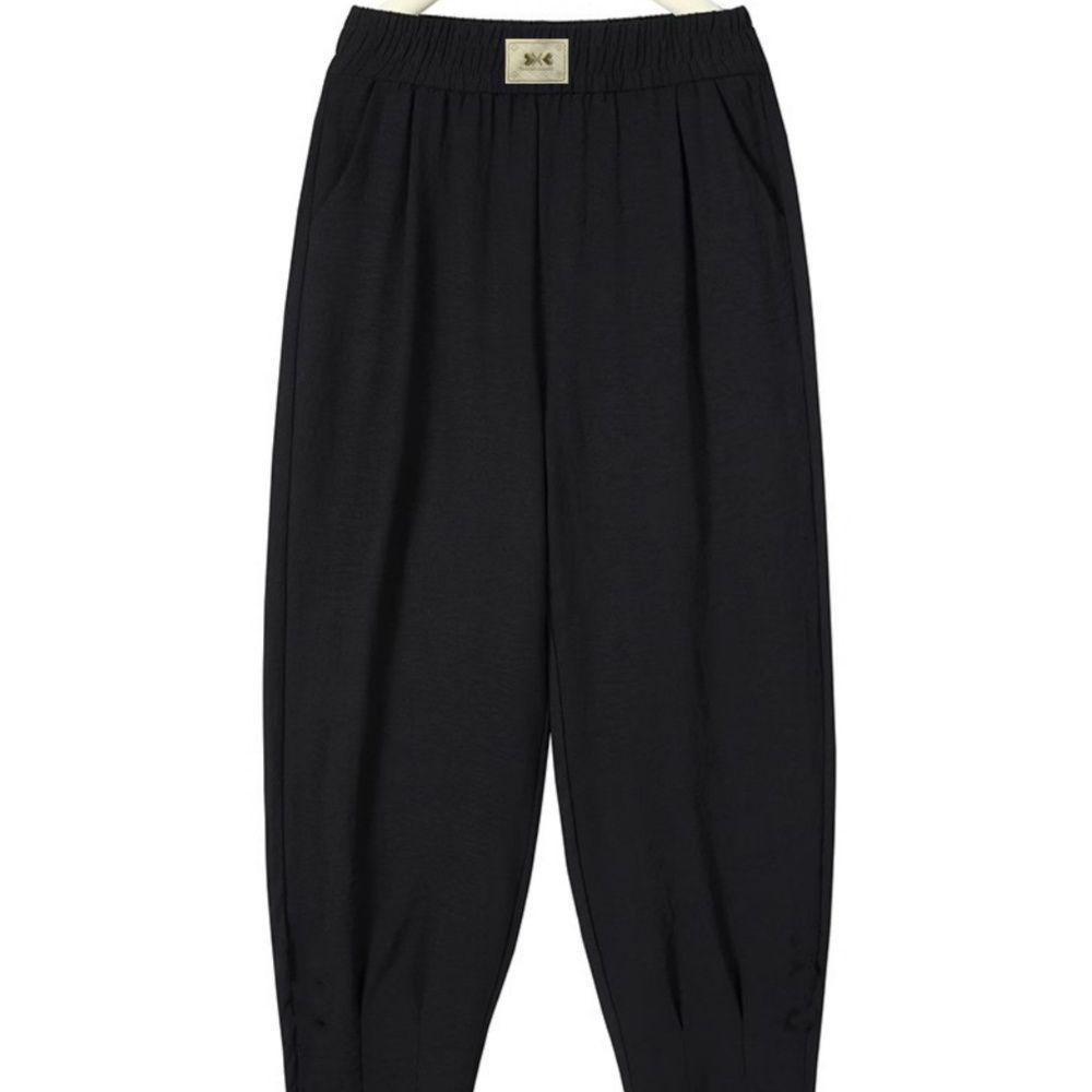 Women s Ice Silk Cotton Linen Carrot Pants – Lightweight Casual Nine-Point Harem Style for Summer 2026 and Mother s Day. M: 75-85 jin
Women s Ice Silk Cotton Linen Carrot Pants – Lightweight Casual Nine-Point Harem Style for Summer 2026 and Mother s Day. M: 75-85 jin
