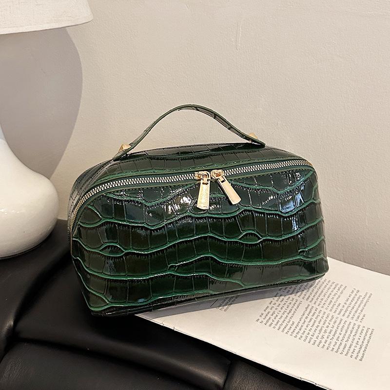Pu Leather High-end Alligator Leather Pattern Cosmetic Bag Large-capacity Cosmetic Storage Bag 2026 24*12*12CM
Pu Leather High-end Alligator Leather Pattern Cosmetic Bag Large-capacity Cosmetic Storage Bag 2026 24*12*12CM